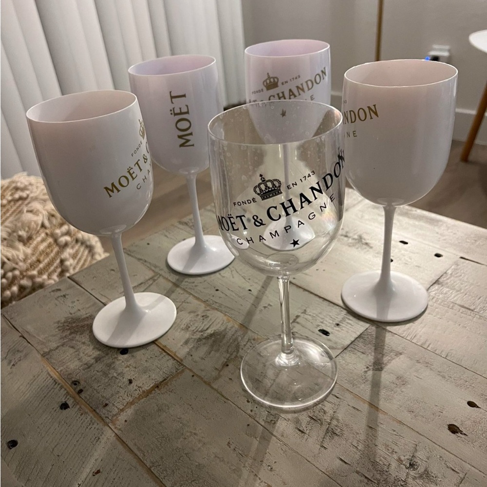 Moët wine glasses